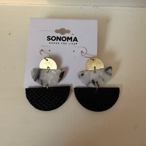 Sonoma Gold Tone White Gray And Black Earrings NWT